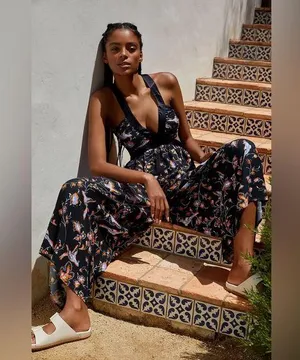 Anthropologie The Brinley V-Neck Jumpsuit Cut Out M thumbnail 1