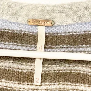 Free‎ People Women's Size XS Cropped Alpaca Wool Cardigan Sweater thumbnail 3