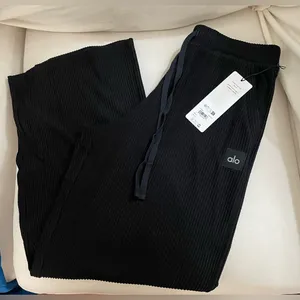Alo NWT Muse Wide Leg Pants Black & Drawstring, Pockets Size L thumbnail 7