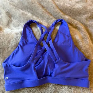 Fabletics - Vibrant Purple Cross-Back/Criss Cross Triangle Sports Bra thumbnail 2