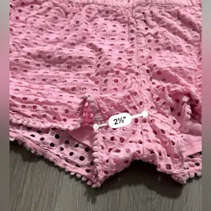 Lilly‎ Pulitzer for Target Pink Eyelet Pom Pom Hem Mid Rise Pull-On Shorts Sz M thumbnail 8