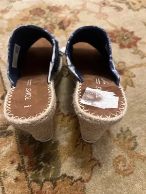 TOMS Blue and White Tie-Dye Slide Mules thumbnail 4