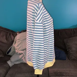 Trendy Queen Crewneck Sweatshirt, Small Blue thumbnail 3