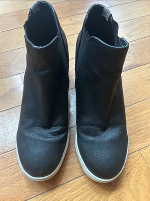 Coconuts by Matisse Black Slip-On Ankle Booties thumbnail 1