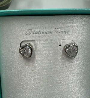Swarovski NIB Silvertone Heart Post Earrings Clear Crystal Sparkle thumbnail 1