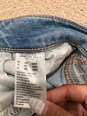 American Eagle Outfitters High-Rise Baggy Jeans thumbnail 4