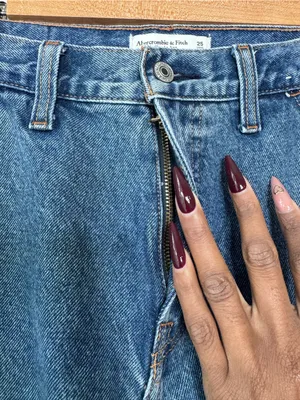 Abercrombie And Fitch Mid Rise The Slouchy Jean thumbnail 5