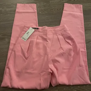 Boohoo NWT Pleat Front Tailored Trousers Candy Pink thumbnail 8