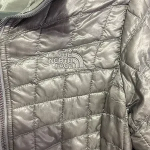 The North Face Womens ThermoBall Trekker Jacket Mid-Grey XS Full Zip Pakable thumbnail 3