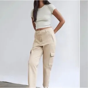 Aritzia Wilfred Free Maeve Tan Cargo Pants Baggy Relaxed Ankle Length 12 thumbnail 3