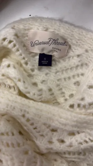 Universal Threads sweater thumbnail 2
