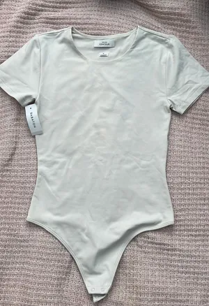 Aritzia Babaton Contour Bodysuit thumbnail 1