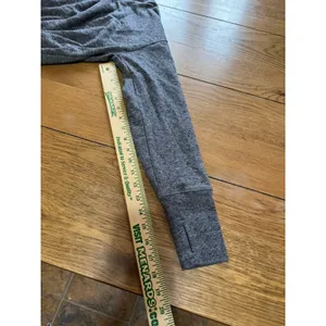 Athleta Long Sleeve Lightweight Weight Shirt Women Size Large Stretch Thumb Hole thumbnail 9