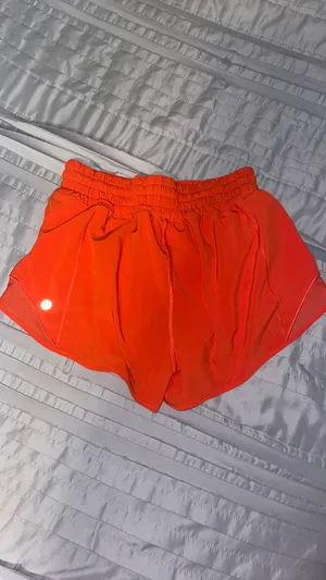 Lululemon Hotty Hot Short High-Rise 2.5” thumbnail 3