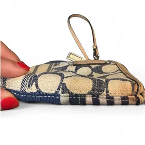 Vintage Coach Daisy Canvas Patchwork Wristlet Clutch Purse F49448 thumbnail 4