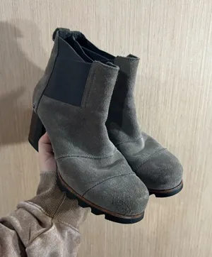 Women’s Sorel Waterproof Gray Chunky Suede Chelsea Ankle Booties Size 8 thumbnail 1