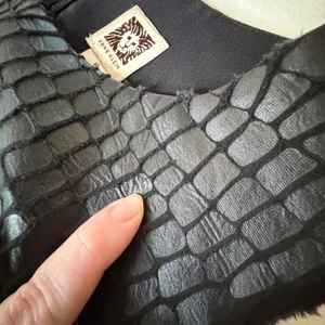 Anne Klein Black Crocodile Texture Sheath Dress Size 6 Faux Leather Office Work‎ thumbnail 6