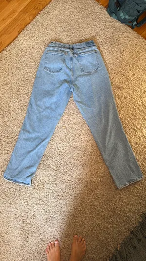 Abercrombie 90s Straight Mid-Rise Curve Love thumbnail 2