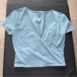 PacSun NWOT! - Me to We - Faux Wrap Top - Light Blue, Medium thumbnail 4