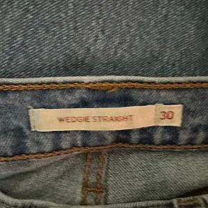 Levi’s Premium Wedgie Straight Jeans‎ Size 30 Distressed High Rise Medium Wash thumbnail 11