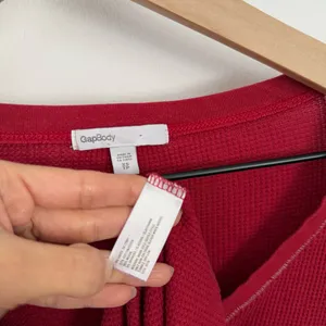 Gap XS Y2K Cherry Red Henley Tunic Long Sleeve Waffle Knit Lounge Flowy Relaxed thumbnail 4