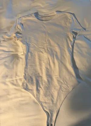 Abercrombie & Fitch White Short-Sleeve Ribbed Bodysuit thumbnail 1