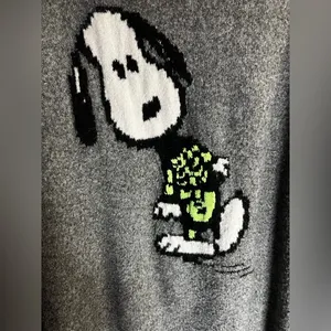🐩🔦 American Eagle Snoopy Skeleton Sweat GITD 🐩🔦 thumbnail 4