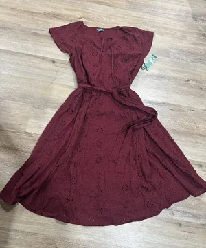 Women’s Eyelet Tie-Waist Dress - Burgundy thumbnail 1