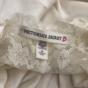 Vintage Victoria’s Secret Ivory White Lingerie Slip with Lace Detail Medium thumbnail 6
