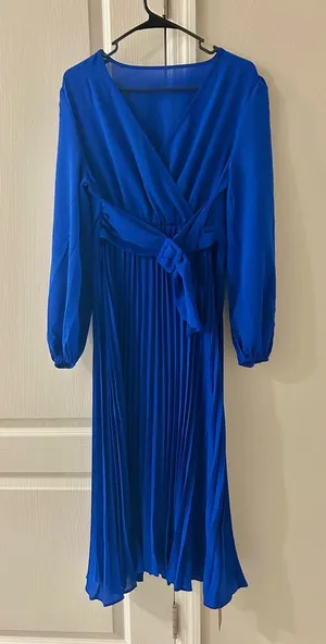 NWT Elegant Blue Long Sleeve Dress Size Medium thumbnail 1