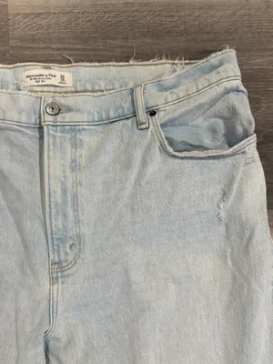 Abercrombie & Fitch Women's High Rise 90s Relaxed Wide Leg Jeans Size 33/16 thumbnail 2