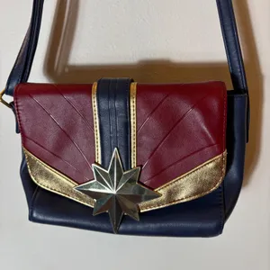 Captain Marvel Marvel Comics Crossbody Shoulder Bag‎ Purse Star Logo thumbnail 2