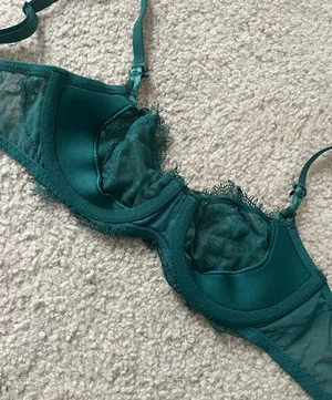 Victoria's Secret Bra thumbnail 2