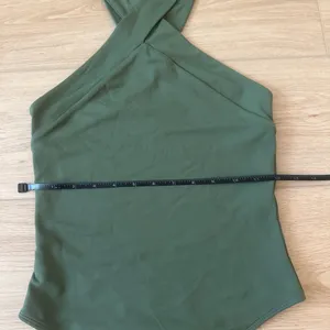 Aritzia Babaton Green Contour Criss Cross Bodysuit thumbnail 3