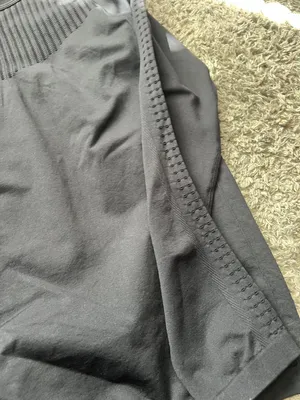 Fabletics small black‎ top thumbnail 7