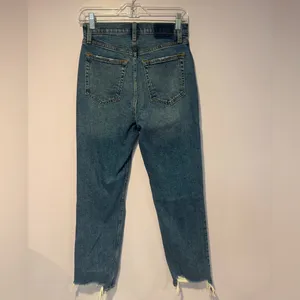 Abercrombie and Fitch the ankle straight high rise ripped knee curve‎ love jeans thumbnail 3