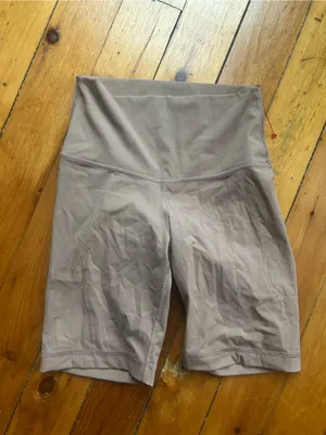 ☀️3/$25 Everlane The Perform Bike Short In Cocoa Xs thumbnail 2