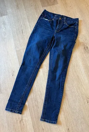 Seven7 Women's Mid-Rise Dark Wash Skinny Jeans Size 8 thumbnail 1