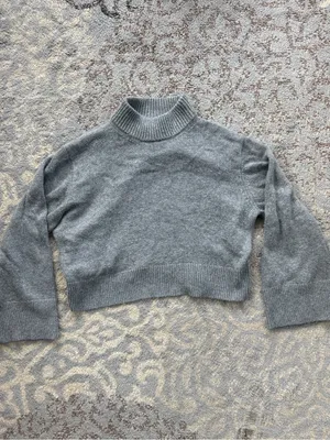NIA YVONNE SWEATER Mock Neck Cropped Heather Gray Medium thumbnail 3