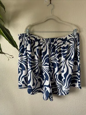 Vince Camuto Navy and White Printed Women's Shorts thumbnail 3