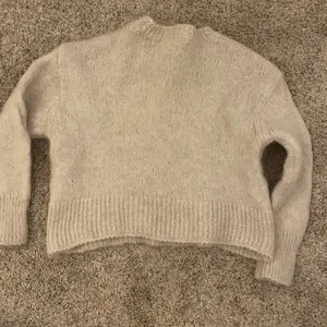 Tan sweater thumbnail 2