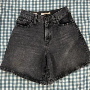 Levi’s Denim Shorts thumbnail 1