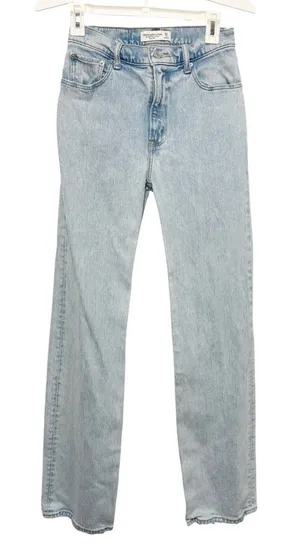 Abercrombie & Fitch The 90’s Relaxed Jean High Rise Blue Light Wash Size 25 Long thumbnail 1