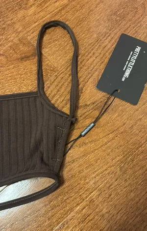 NWT PrettyLittleThing Dark Brown Rib Strappy Back Bralet thumbnail 4