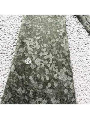 Lululemon Floral Camo High Rise Flare Leggings Womens 4 Olive Green Yoga Pants thumbnail 6