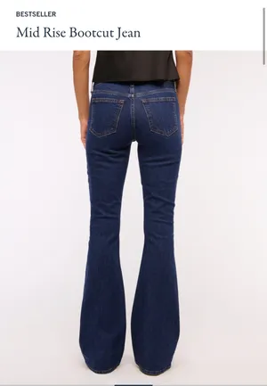 Abercrombie Mid-Rise bootcut Jeans thumbnail 3