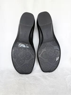 Clarks Bendables MAY POPPY Loafers Womens Size 6M Black Leather Slip-Ons 84634 thumbnail 11