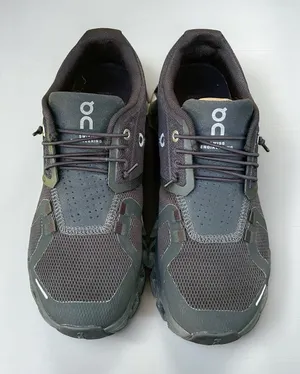 On Cloud 5 All Black Sneakers Wms 6.5 Running Walking Gym Lifestyle Minimalist thumbnail 1