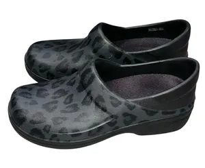 Crocs Black & Gray Leopard Print Neria Pro Slip Resistant Work Clogs Shoes 7 thumbnail 4