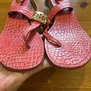 Tory Burch Pink and Brown Croc-Embossed sándals thumbnail 4